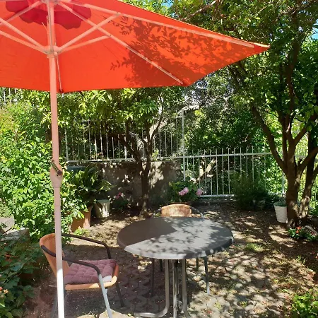 Studio Bloom Apartman *